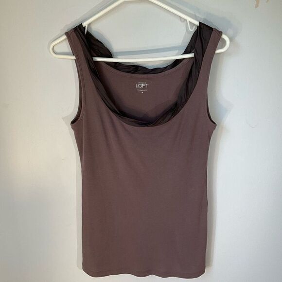 LOFT Mauve Cute Ruched Neckline, Medium. 100% Cotton - Picture 2 of 10